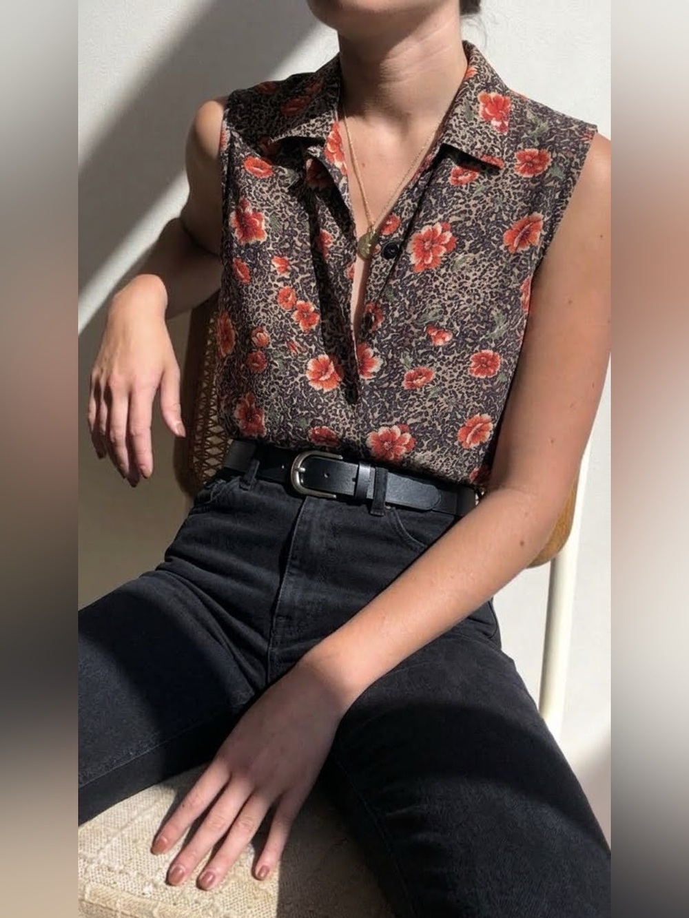 Vintage 100% Silk Leopard Print Sleeveless Button-down Blouse • Some Flaws - Picture 2 of 11